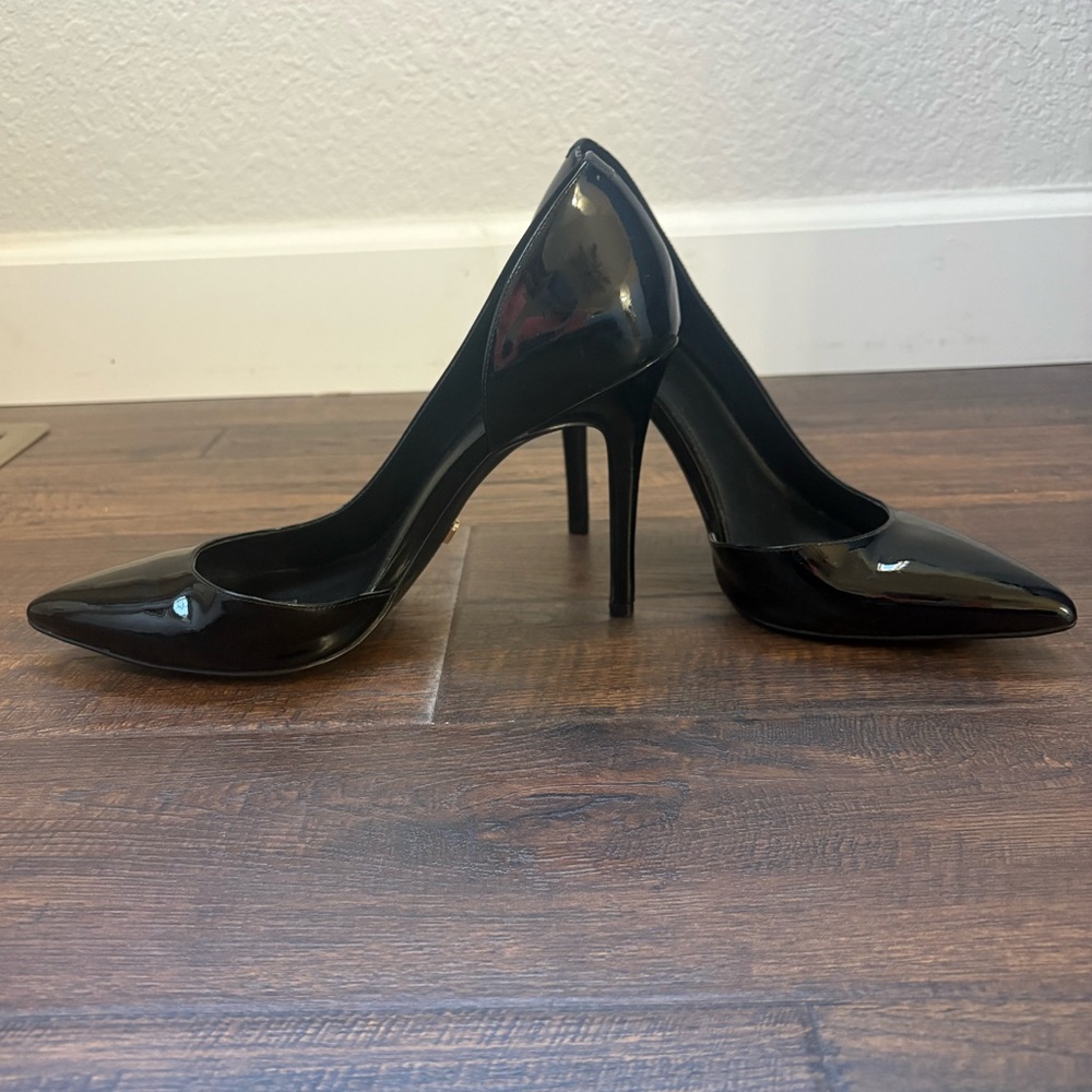 Michael Kors Black Patent Leather Pointed Toe Stiletto Heels - Picture 2 of 6